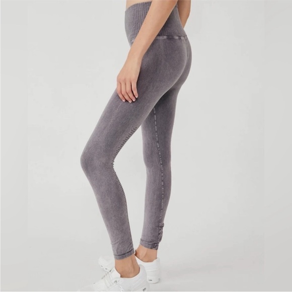 NWOT Free People Movement High Rise Good Karma 7/8 Leggings Washed Grey XS/S IR - Picture 4 of 7